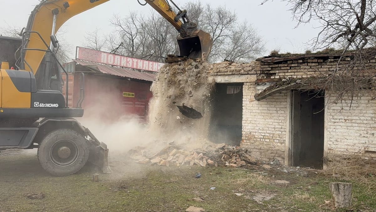 Бишкектин Түндүк айланма жолундагы объекттерди бузуу уланып жатат