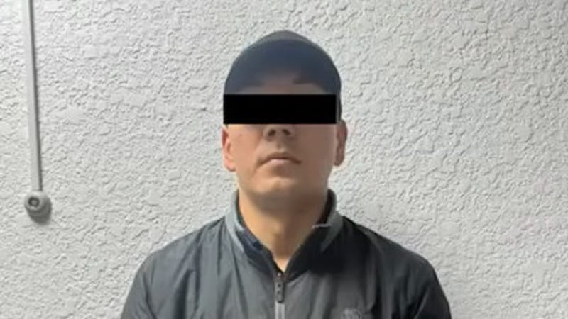 Түркия жаранынын 35 500 долларын алдап алган милиция кызматкери кармалды