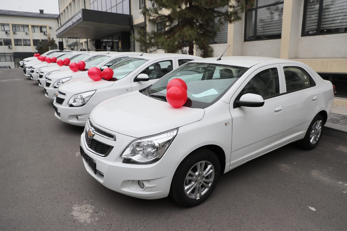 Улуттук илимдер академиясына 26 атайын кызматтык унаа тапшырылды