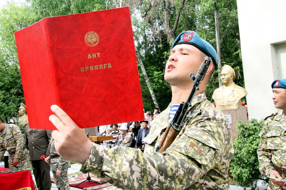 Кыргызстанда жалпы 3,7 млн эркек адам бар