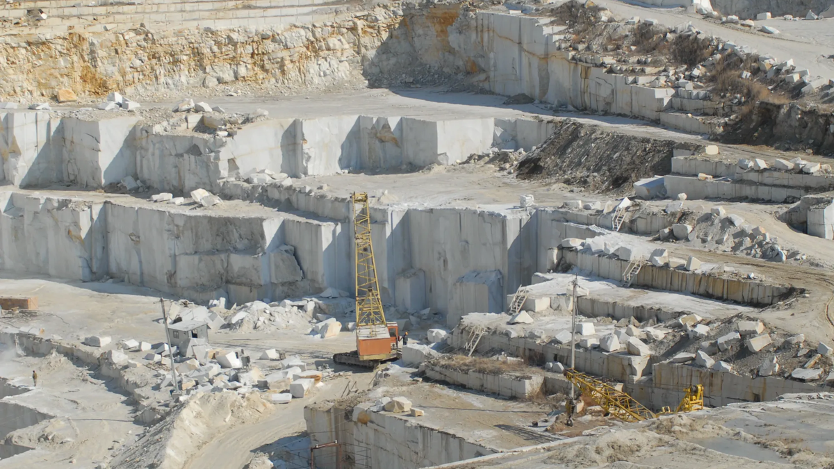 Былтыр Кыргызстанда жер казынасын пайдалануу укугуна 26 аукцион өткөрүлгөн