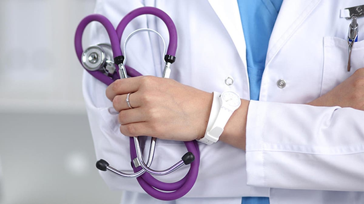 1-апрелден тарта медиктердин айлыгы 100 пайызга көбөйөт – Мамадалиев