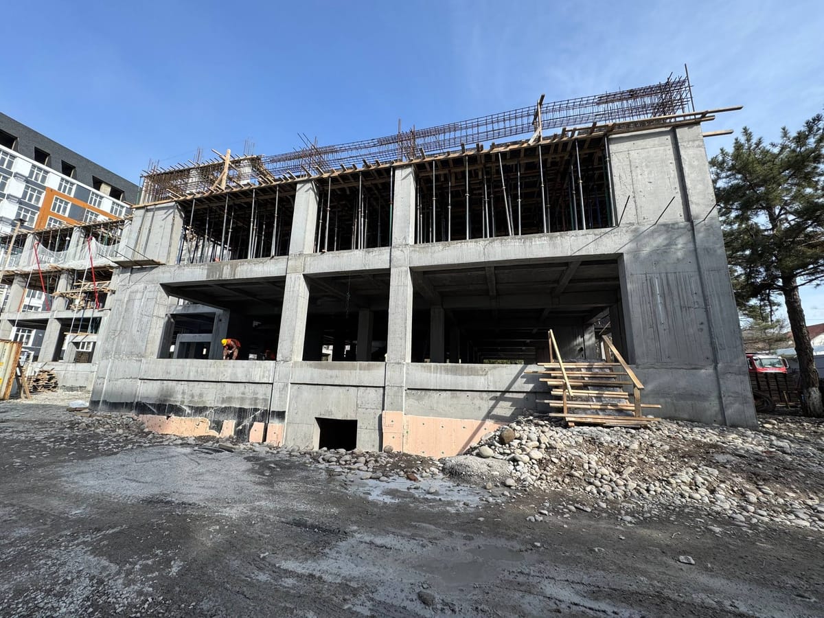 Бишкекте искусство университетинин 5 кабаттуу окуу корпусу курулууда