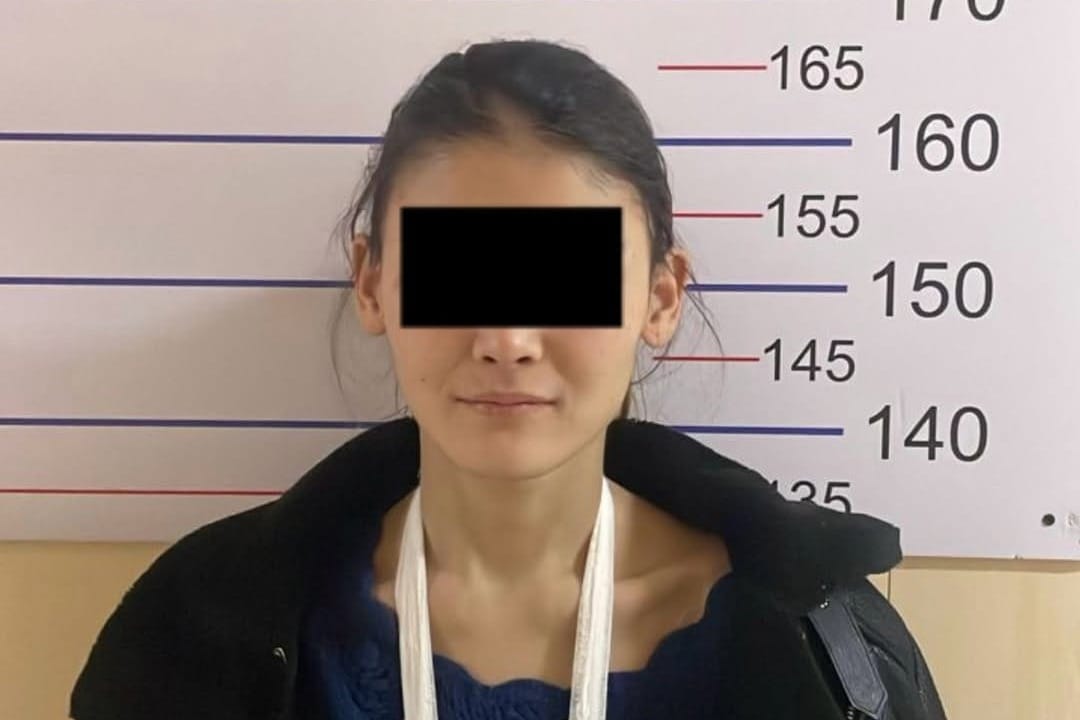 Алдоо жолу аркылуу акча өндүрүү менен шугулданган  26 жаштагы кыз кармалды