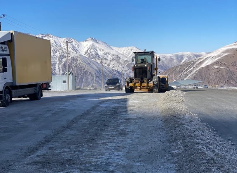 Төө-Ашууда асфальт жаңыртылып, коопсуздук чаралары күчөтүлүүдө