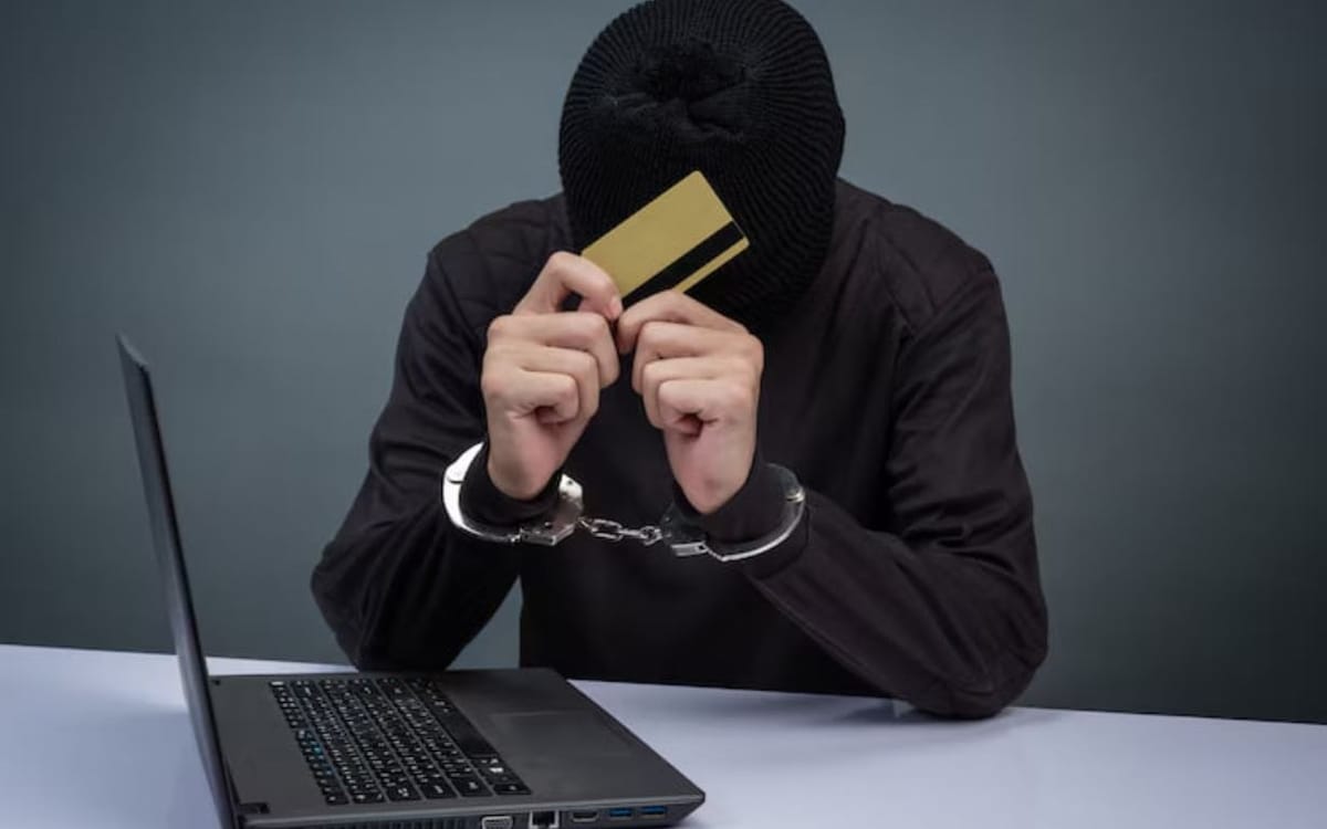 Өзгөн районунда интернет алдамчылык боюнча дроппер кармалды