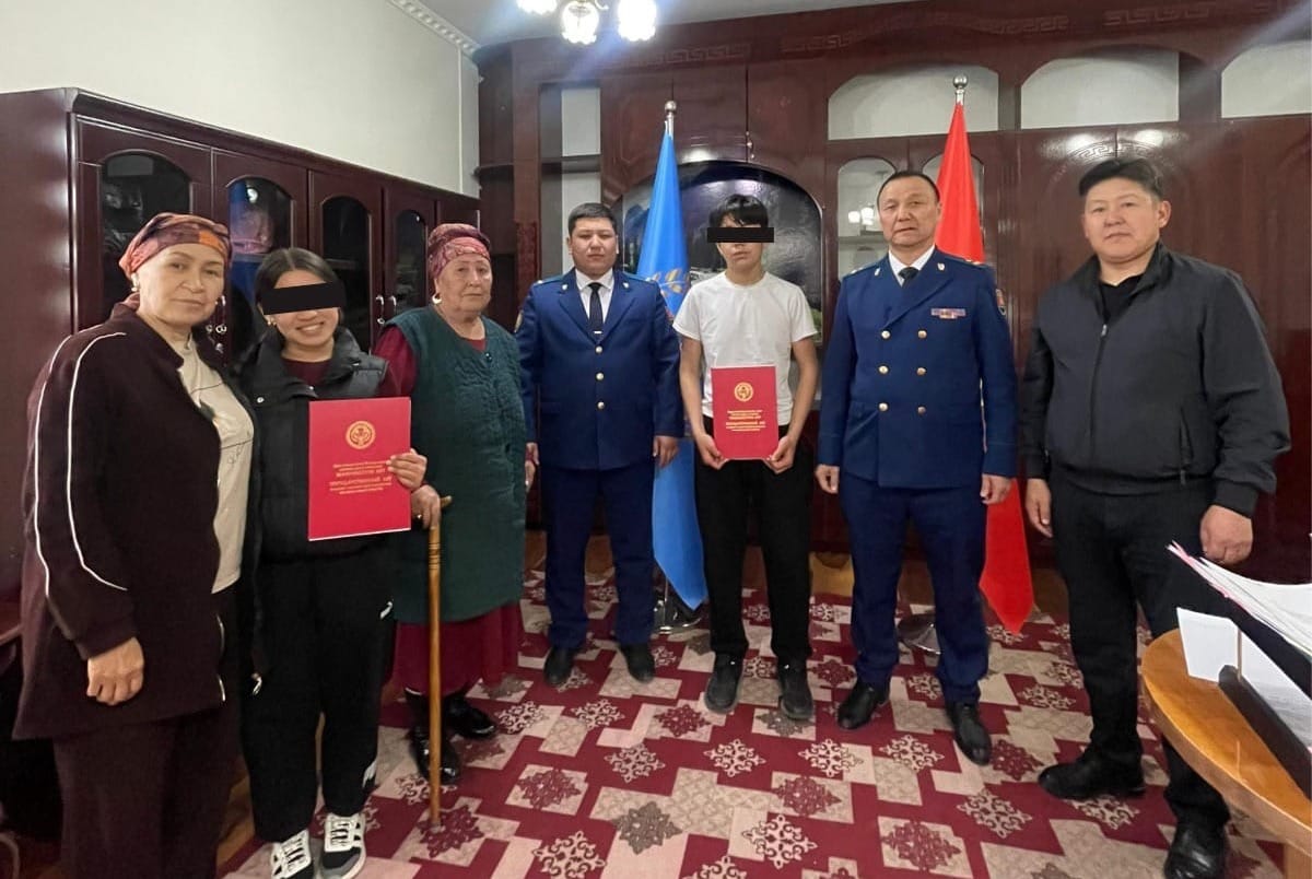 Прокуратура ата-энесинен ажыраган балдардын турак жай укуктарын камсыздоодо