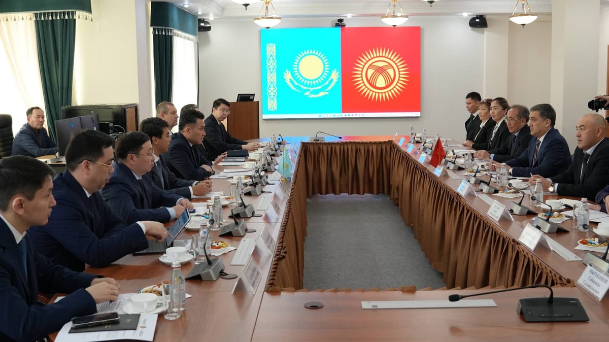 Кыргызстан менен Казакстан социалдык-эмгек тармагында кызматташууну чыңдайт