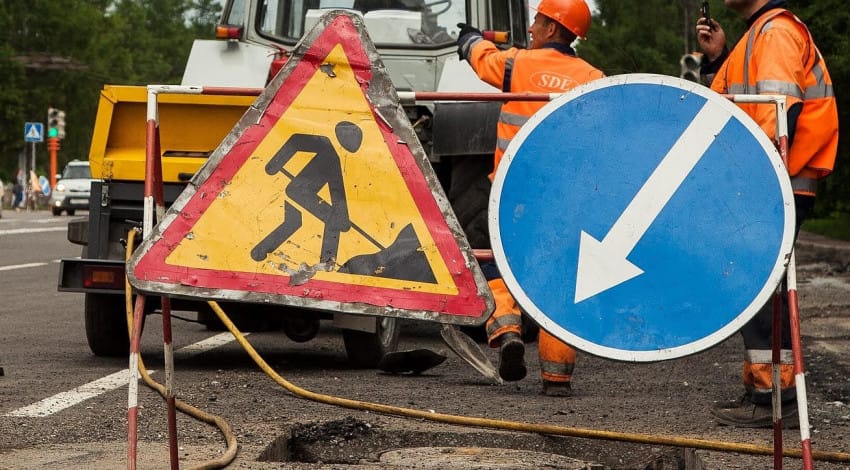 Бишкекте Гоголь көчөсүндө жылуулук түтүктөрү алмашууда