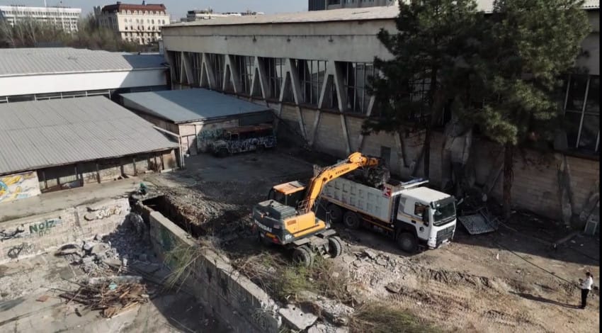 Кожомкул спорт сарайында жаңы бассейн куруу иштери башталды