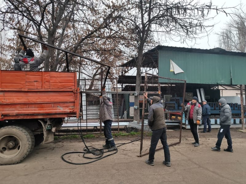 Бишкекте мыйзамсыз курулуштардан 400 чарчы метр бошотулду