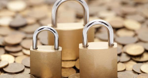 Депутаттар депозиттер боюнча компенсациянын көлөмүн 1 млн сомго чейин көбөйтүүнү колдооду