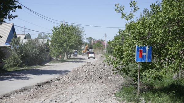 «Бишкекасфальтсервис» 1 чакырымга жакын көчөнүн жолун жапты – капиталдык оңдоо башталды