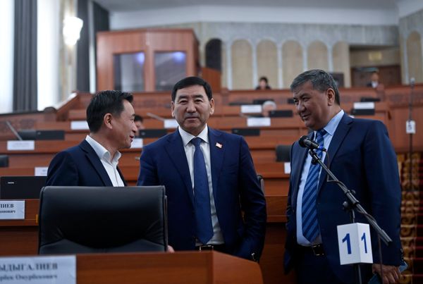 Парламентте КРнын бардык жерлеринде машина-трактор станцияларын ачууну сунушталды