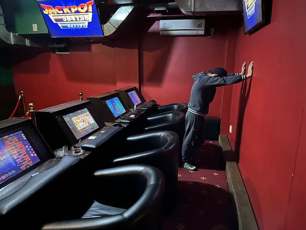 Кыргызстанда мыйзамсыз кумарканалардын ишмердүүлүгү токтотулду