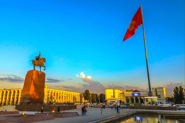 ЖКнын төрагасы өлкөнүн туусундагы күн нурунун формасын өзгөртүүнү сунуштады