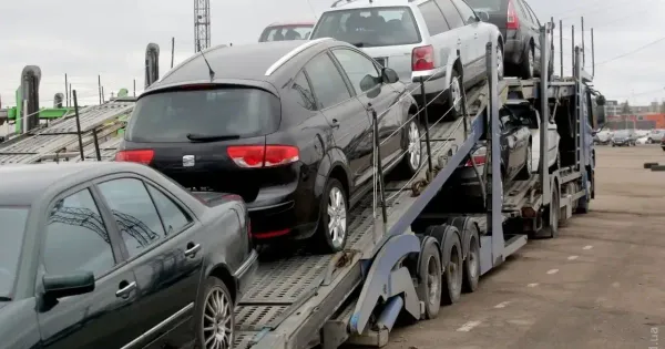 Латвиядан Кыргызстанга экспорттолгон автоунаалардын саны кескин көбөйдү: Евробиримдик чара көрөбү?