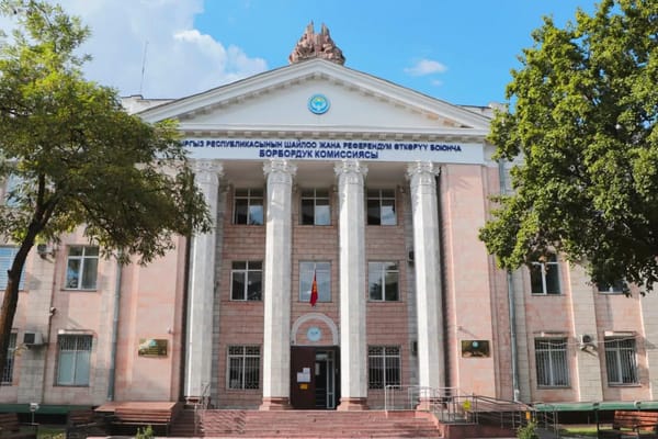 Жогорку Кеңештин депутаттарын мөөнөтүнөн мурда шайлоого 168 талапкер катталды