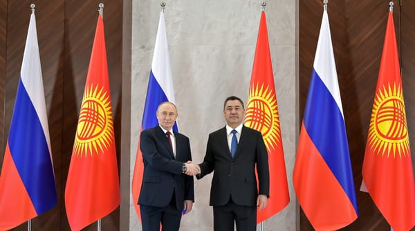 Садыр Жапаров менен Владимир Путин бир катар эки тараптуу документтерге кол коюшту