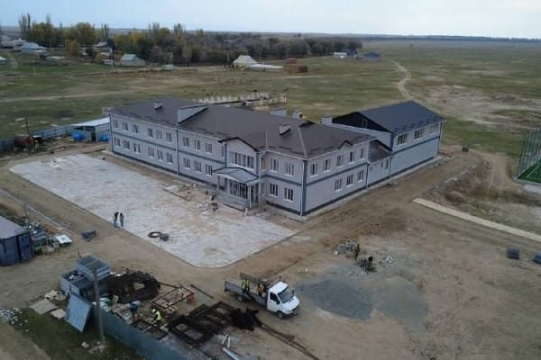 Ынтымак айылында 150 орундуу мектеп курулуп жатат