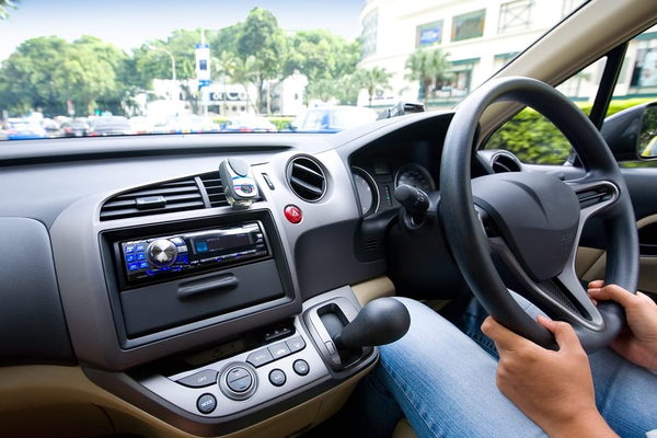 1-декабрдан баштап такси кызматында оң рулдуу унаалар кызмат көрсөтө албайт