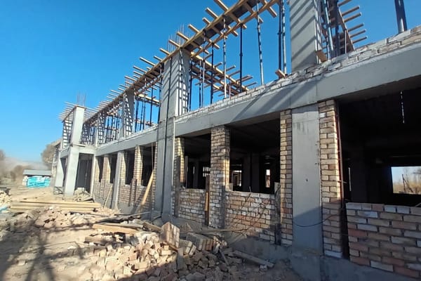 Өзгөндө 275 орундуу мектептин жаңы имараты курулуп жатат