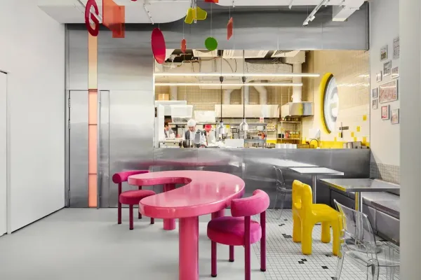 «Максат - өлбөө»: РФда чакан бизнес кризиске карай туруштук издөөдө