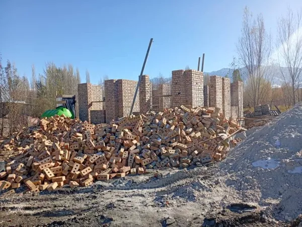 Баткенде электр тармагынын жаңы имараты курулууда