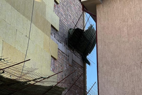 “Курулуш” ЖЧКга коопсуздук эрежелерин бузгандыгы үчүн 200 000 сом айып пул салынды