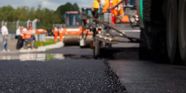 Бишкек–Күнтуу–Шопоков унаа жолуна асфальттын биринчи катмары төшөлдү