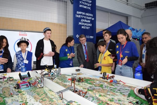 Бишкекте робототехника боюнча регионалдык чемпионат болду