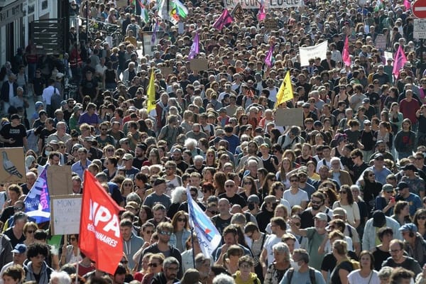 Францияда массалык иш таштоолордон улам алкоголдук компаниялар ишин токтотушту