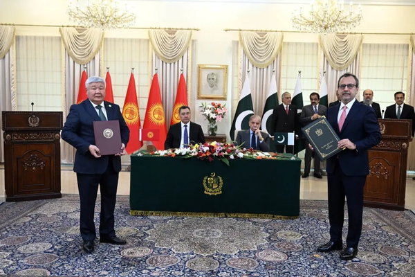 Кыргызстан Пакистандан суук мезгилдерде электр энергиясын алат