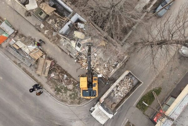 Эски автовокзал айланасындагы курулуштар алынат