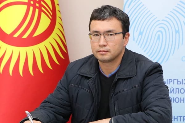 Элдар Абакиров №26 округдагы 460 миң сомду териштирүүнү талап кылды