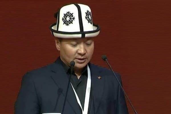 Чоң-Алайдан келген делегат Жекенди айылына заманбап логистикалык борбор курууну суранды