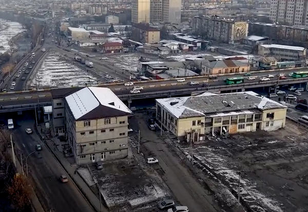 Ош мэри мамчиновник Алимжан Байгазаковго таандык үйдү бузуу тапшырмасын берди