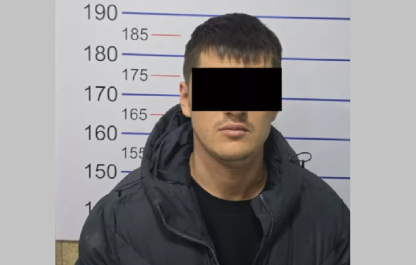 Бишкекте 24 жаштагы жигит 551 миң сом алдоого шектелип кармалды