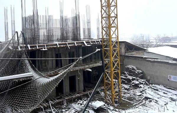 Ошто көп кабаттуу турак үйдүн курулушу текшерилип, эскертүү берилди