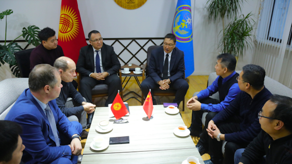 Медициналык инфраструктура: Кыргызстан Кытай менен кызматташтыкка кол койду