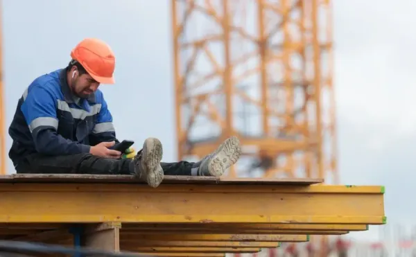 Россияга бара жаткан кыргызстандыктарга маанилүү эскертүү