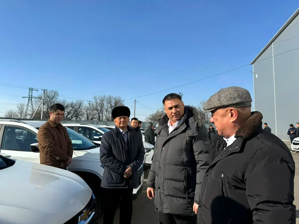 Транспорт министрлиги департаментке 30 кызматтык унаа тапшырды