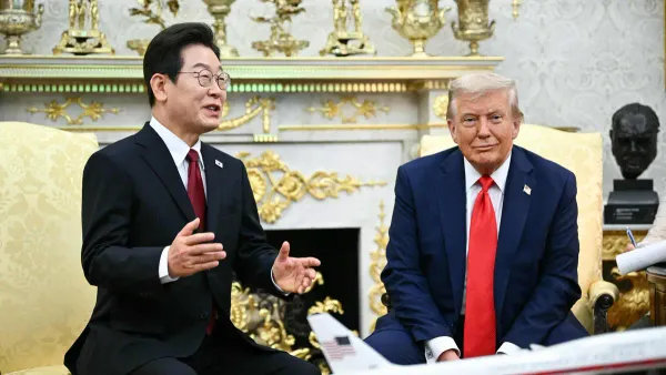 Д.Трамп Түштүк Кореядан импорттолчу товарлардын бажы төлөмүн 25%га жогорулатты