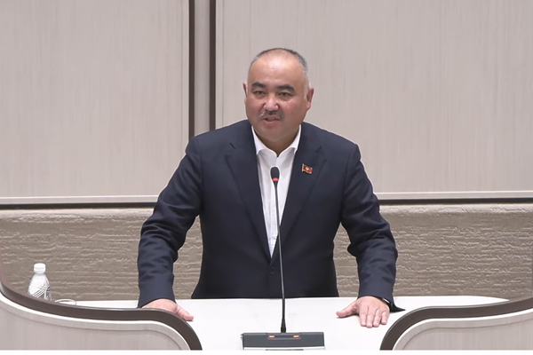 Нурланбек Шакиев КРнын ЖКнин төрагасы кызматынан кетти