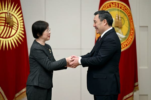 Президент АИИБ президенти Цзоу Цзяи менен ири долбоорлор тууралуу сүйлөштү