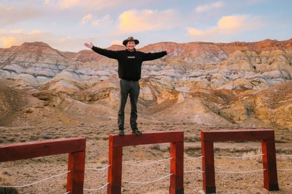 Кыргызстанга Camperghini долбоорунун негиздөөчүсү Коннор Кампергини келди