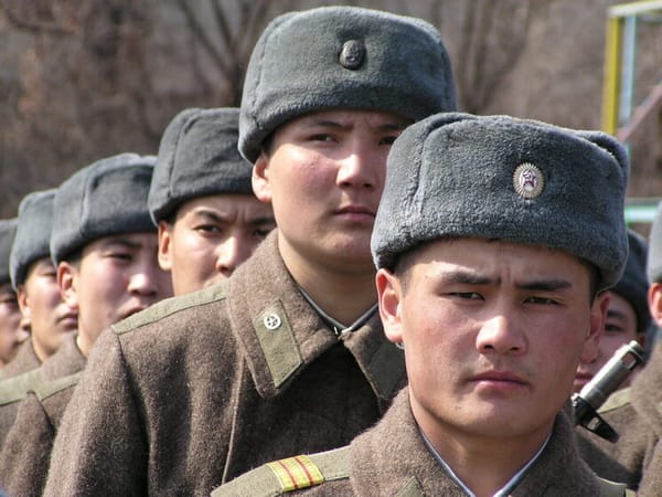 Парламент альтернативдик кызмат өтөө баалары боюнча мыйзам долбоорун II окууда кабыл алды