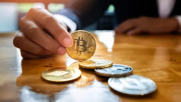 Бир жумада дүйнөлүк криптовалюта рыногу 467,6 млрд долларга азайды