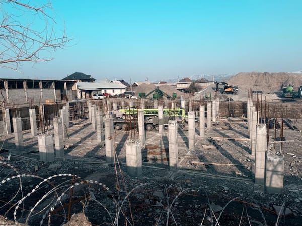 Жалал-Абадда мыйзамсыз курулган соода борборунун иши токтотулду