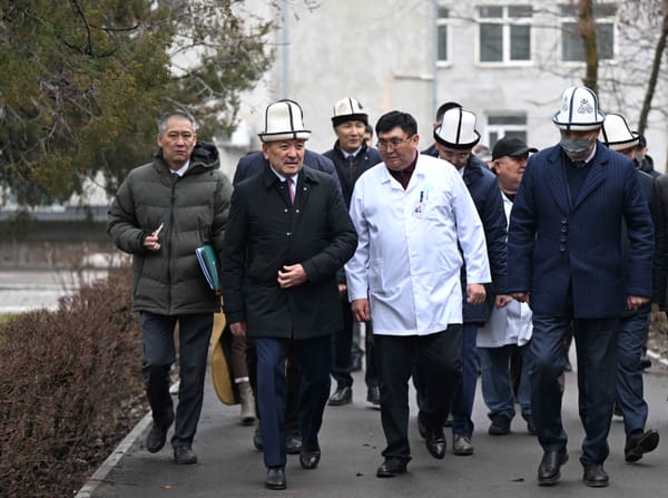 А.Касымалиев Бишкек жана Чүйдөгү медициналык мекемелердин абалы менен таанышты